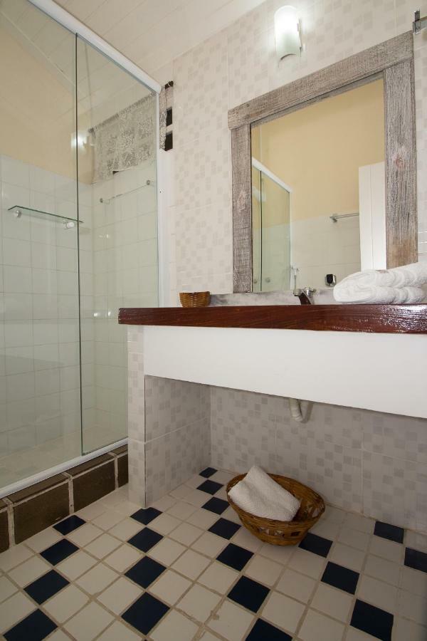 Deluxe King Suite,887217802:JPEG